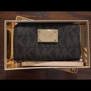 Michael Kors Jet Set Continental Wallet